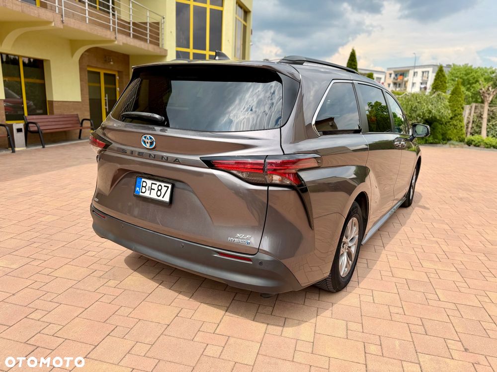 Toyota Sienna - 9