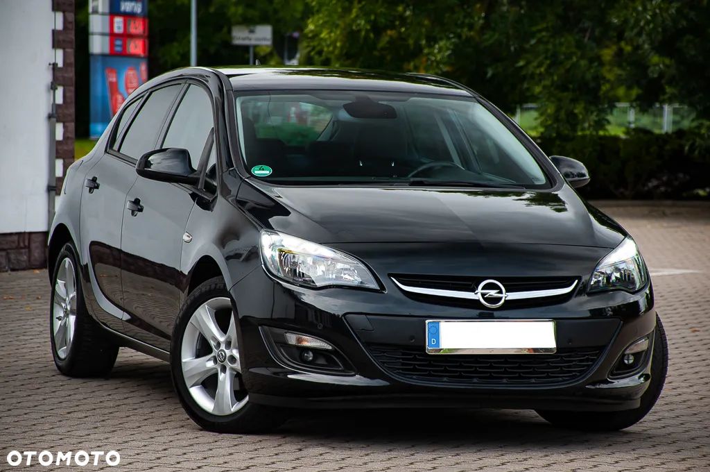 Opel Astra 1.4 Turbo Cosmo - 1