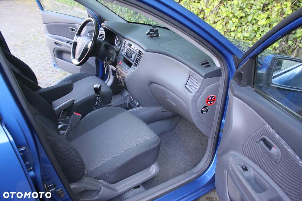 Kia Rio 1.4 Comfort - 1