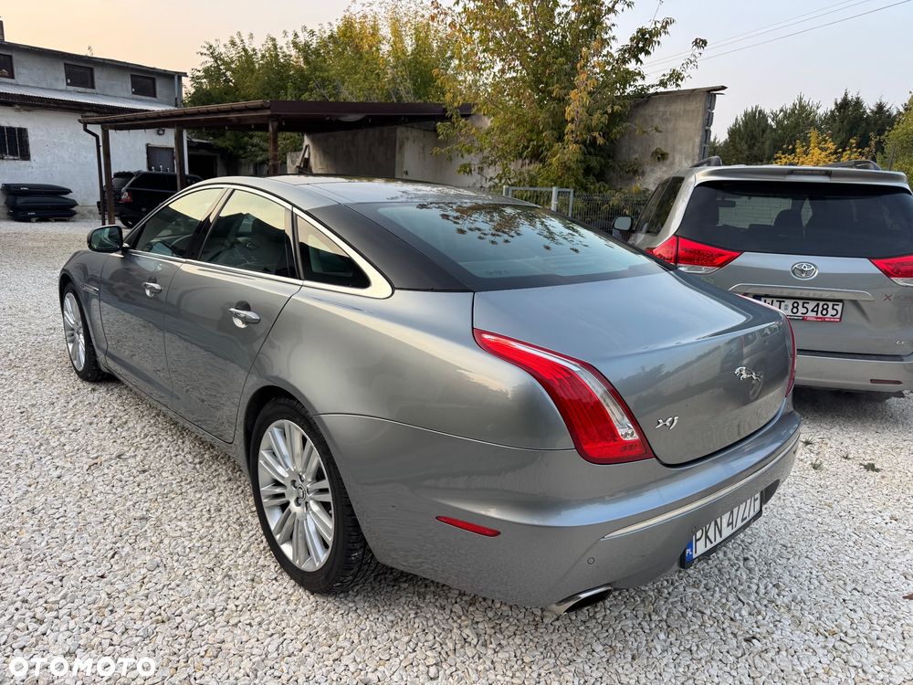 Jaguar XJ - 4