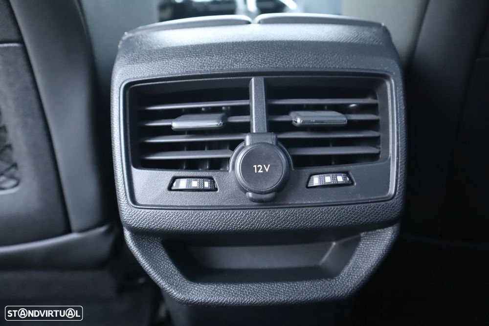 Peugeot 3008 1.2 PureTech Allure J18 - 23