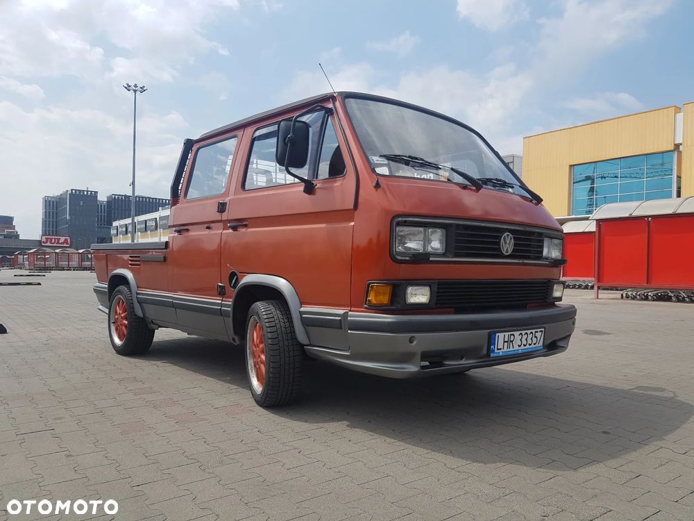 Volkswagen Transporter - 1