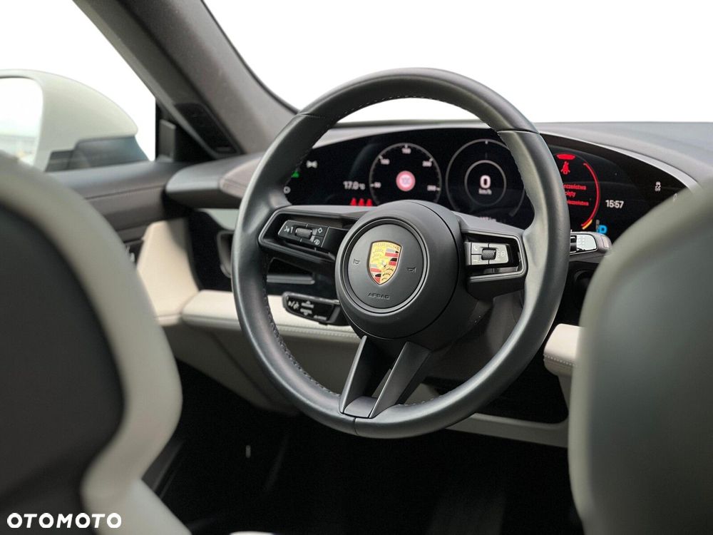 Porsche Taycan - 24