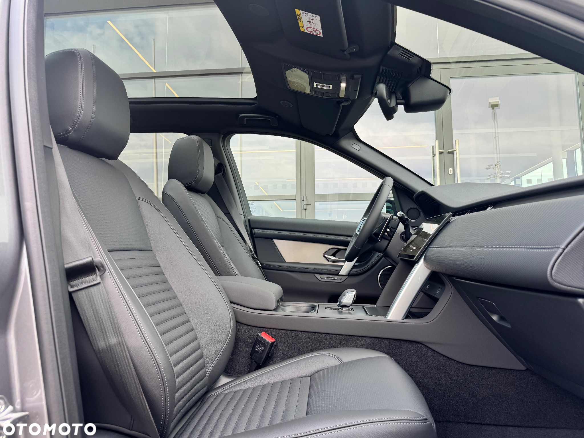Land Rover Discovery Sport - 11