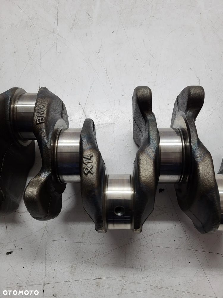 BMW E81 E87 E90 E60 F10 N47 N47D20C WAŁ KORBOWY 6738513 - 8