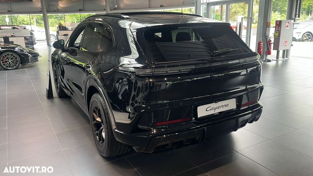 Porsche Cayenne - 4