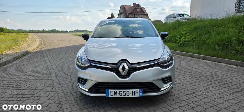 Renault Clio 1.2 16V Limited EU6 - 13