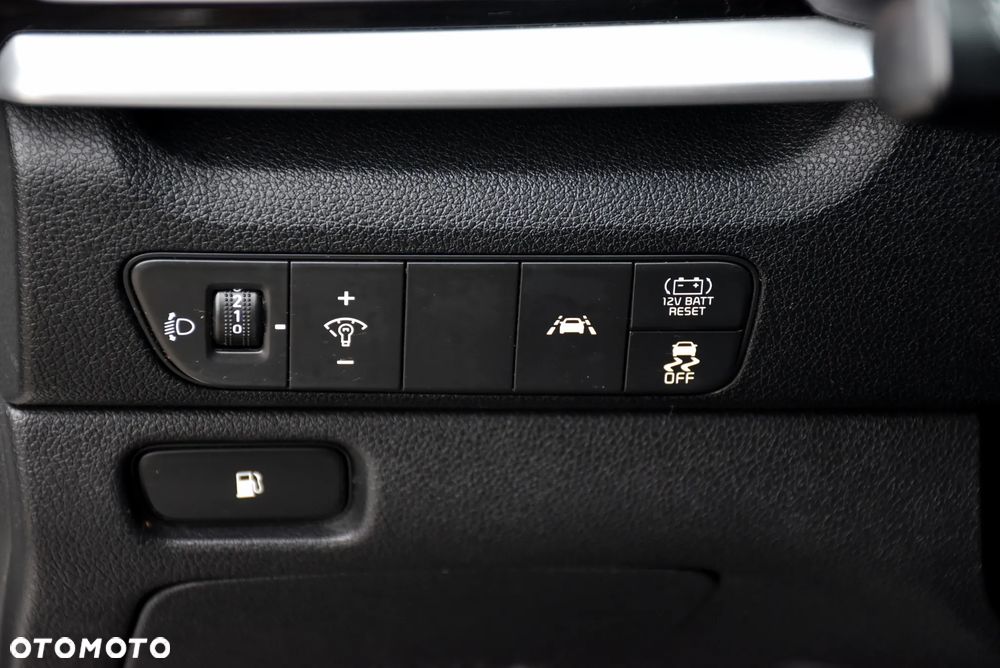 Kia Niro 1.6 GDI Hybrid M - 19