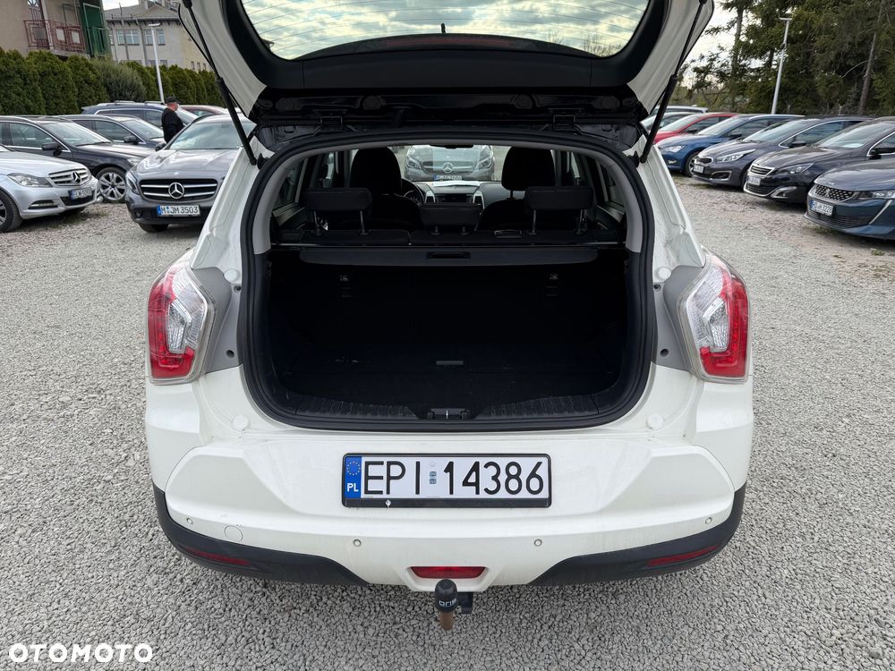 SsangYong/KGM Tivoli e-XGi 160 2WD Black+White - 35