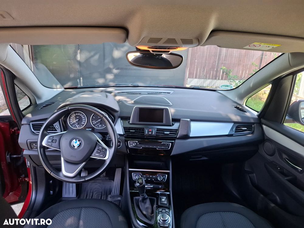 BMW Seria 2 218d Advantage - 32