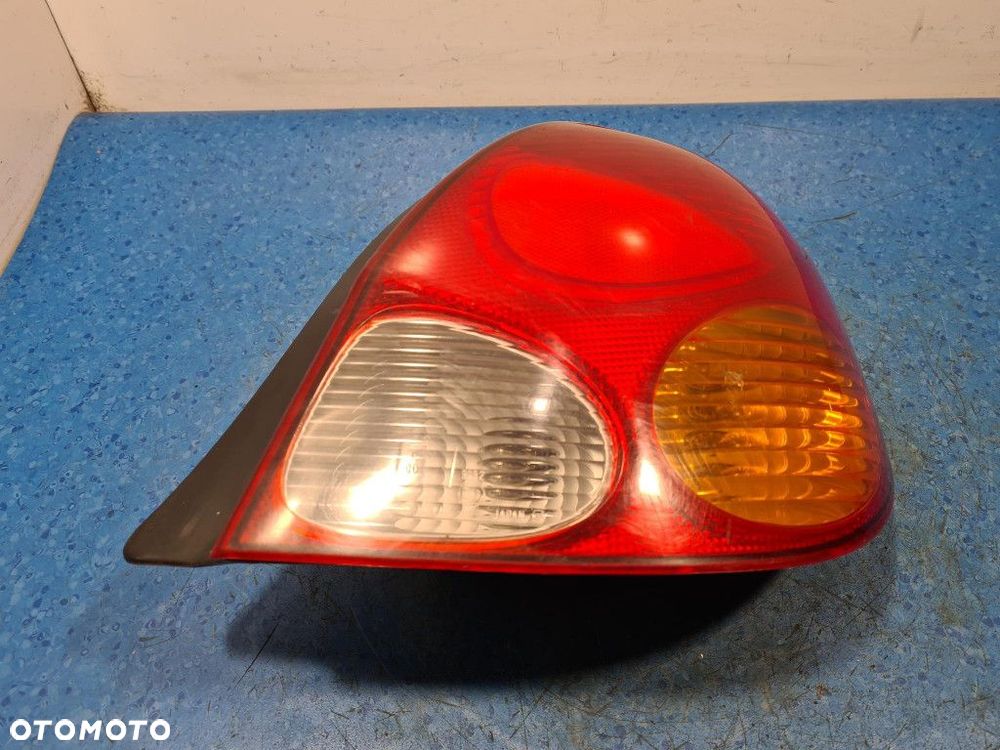 TOYOTA COROLLA E11 HB LAMPA TYŁ PRAWA ZEWNĘTRZNA - 2
