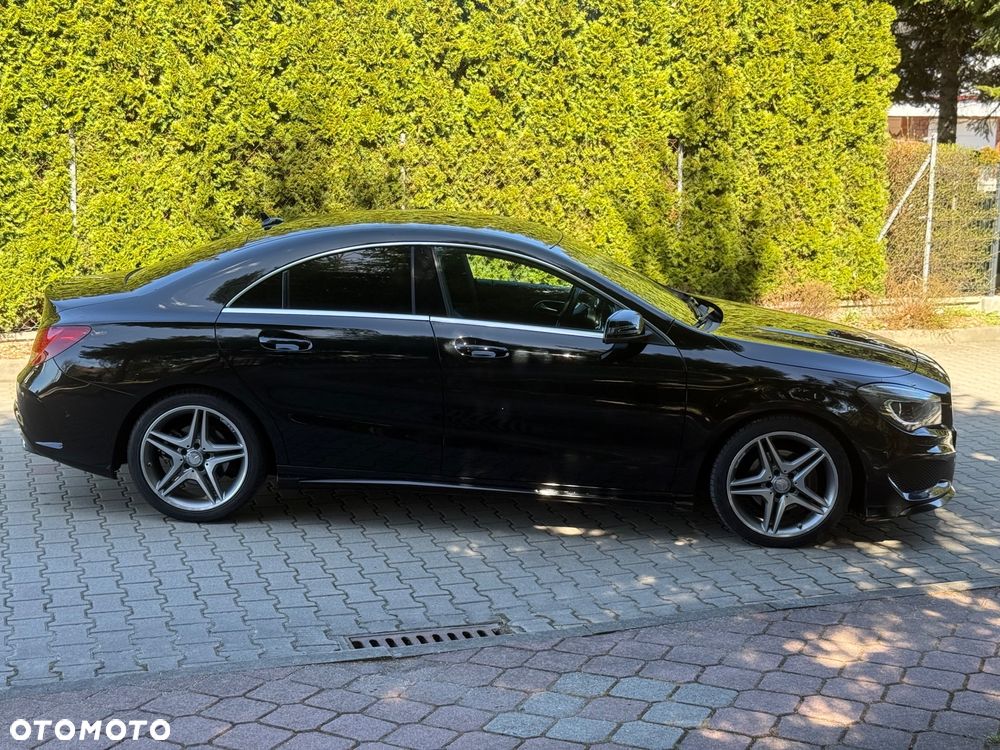 Mercedes-Benz CLA 180 AMG Line - 8