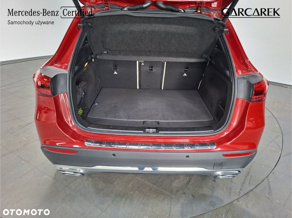 Mercedes-Benz GLA - 10