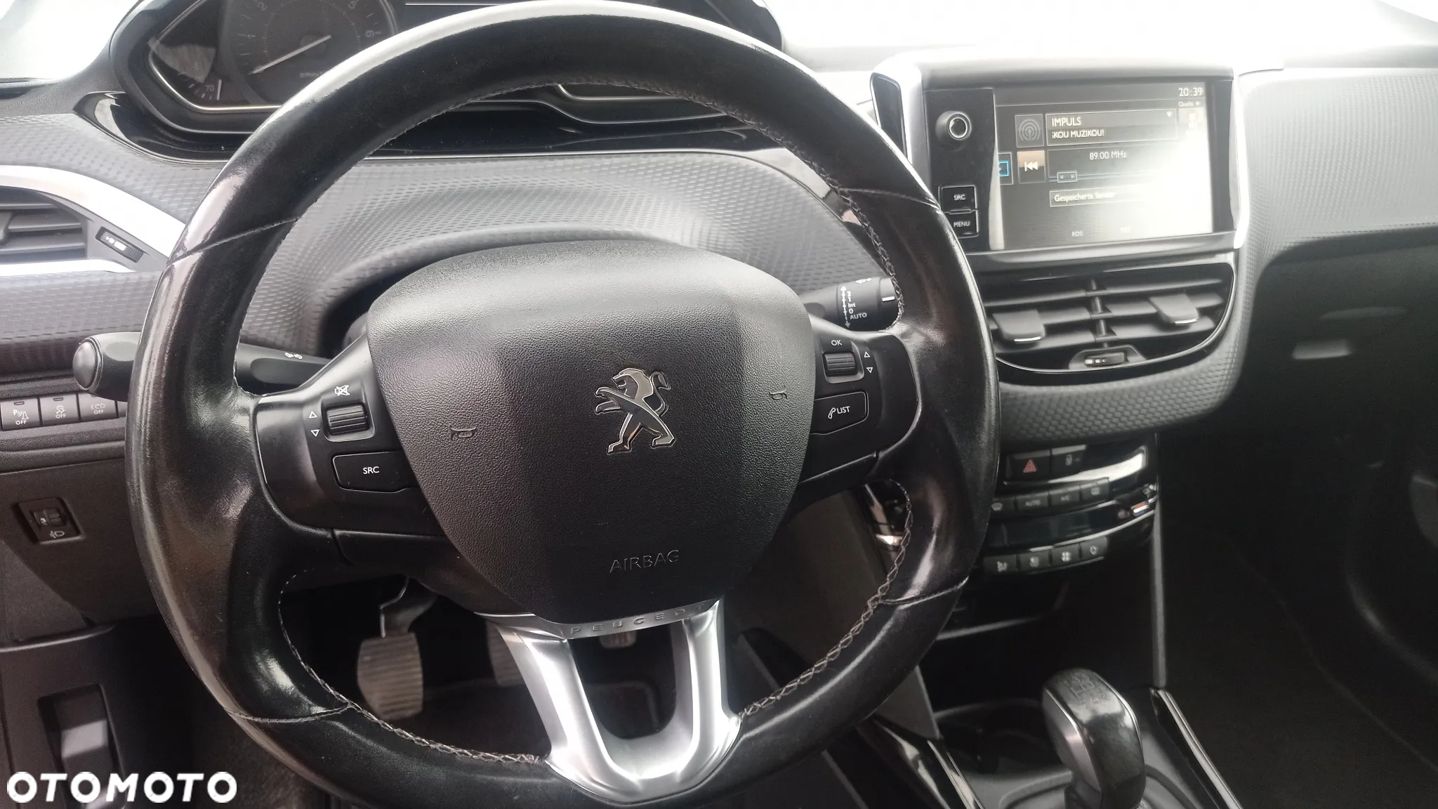 Peugeot 2008 1.2 Pure Tech Allure S&S - 8