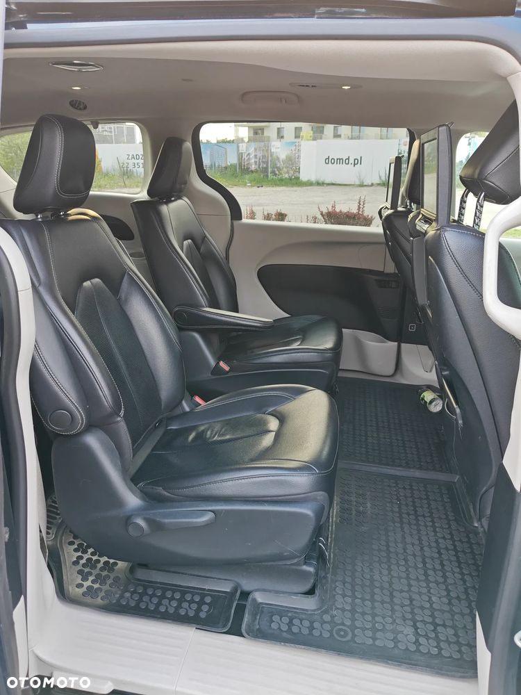 Chrysler Pacifica - 7