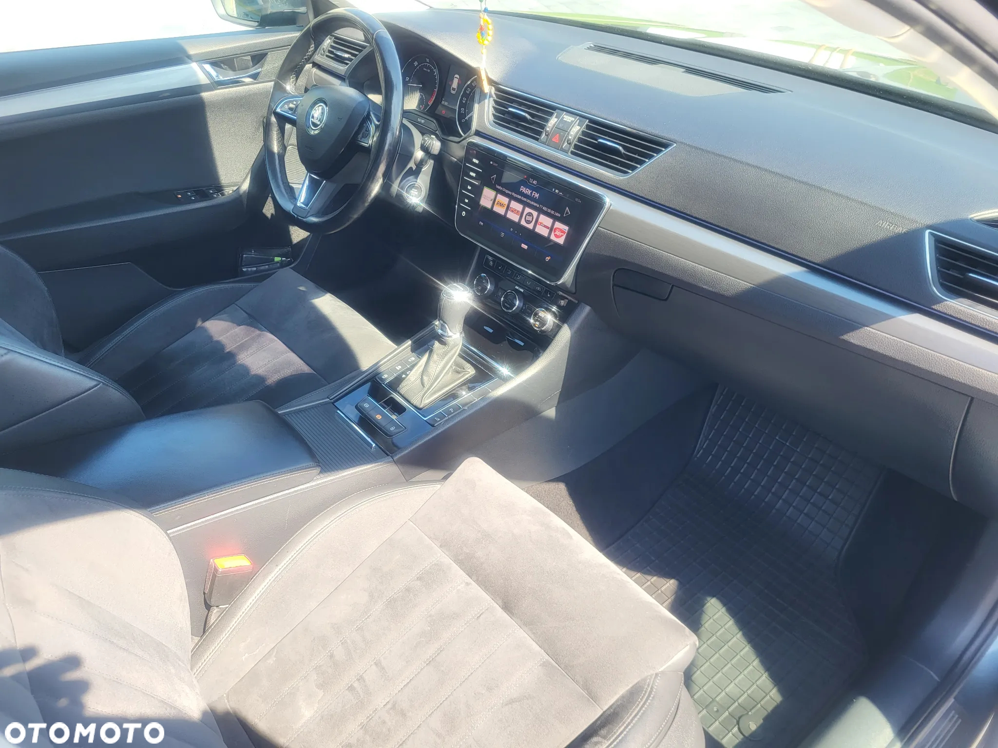 Skoda Superb 2.0 TDI DSG Sportline - 14