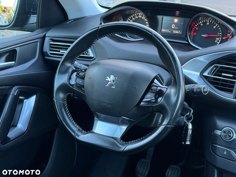 Peugeot 308 1.5 BlueHDi Allure S&S - 18