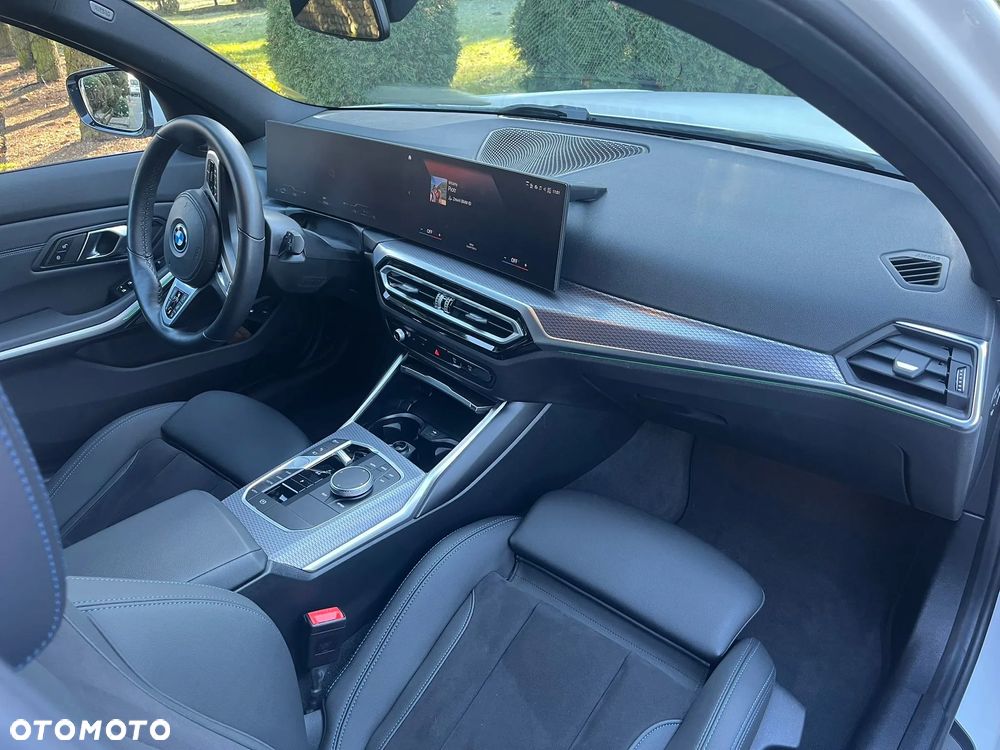 BMW Seria 3 330e xDrive M Sport - 10