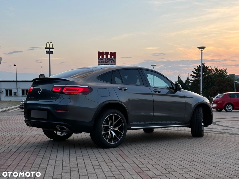 Mercedes-Benz GLC 300 e 4Matic 9G-TRONIC AMG Line - 10