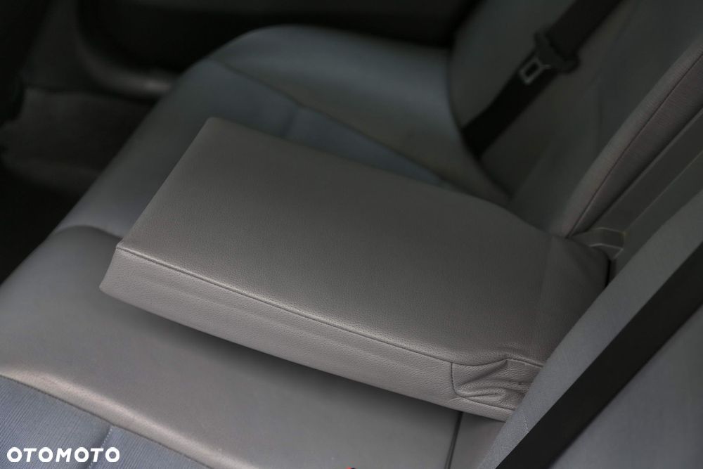 BMW Seria 3 - 36