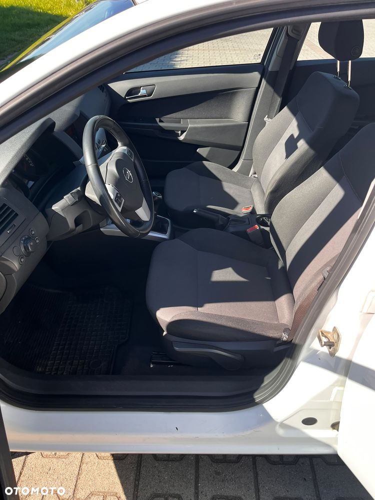 Opel Astra 1.4 - 7