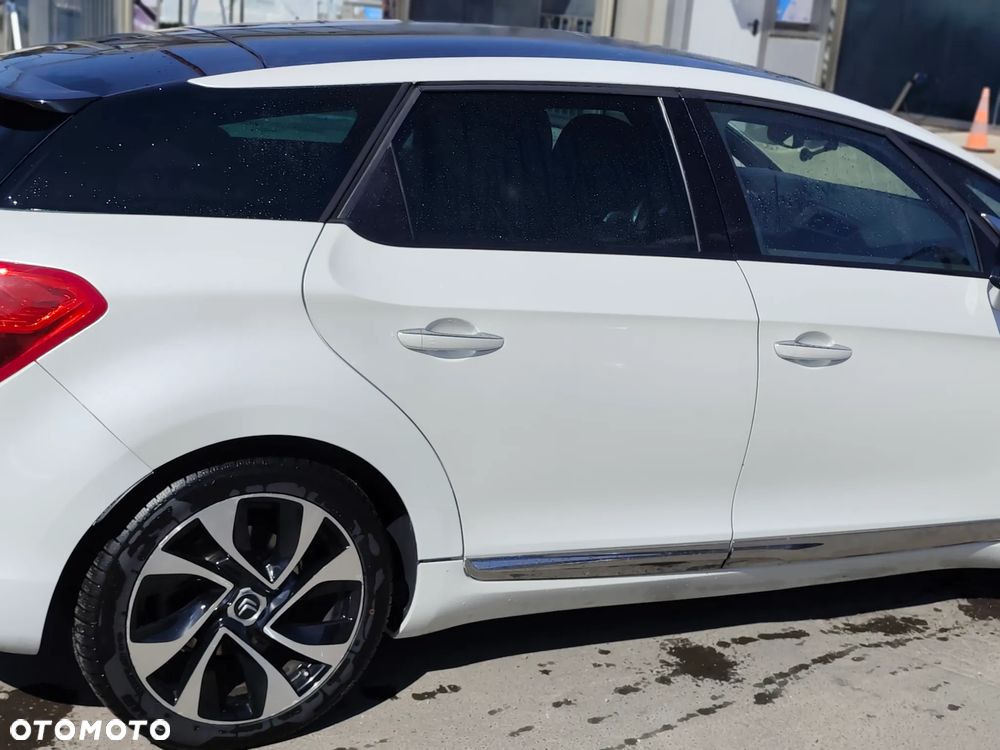 Citroën DS5 Hybrid4 EGS6 SportChic - 4