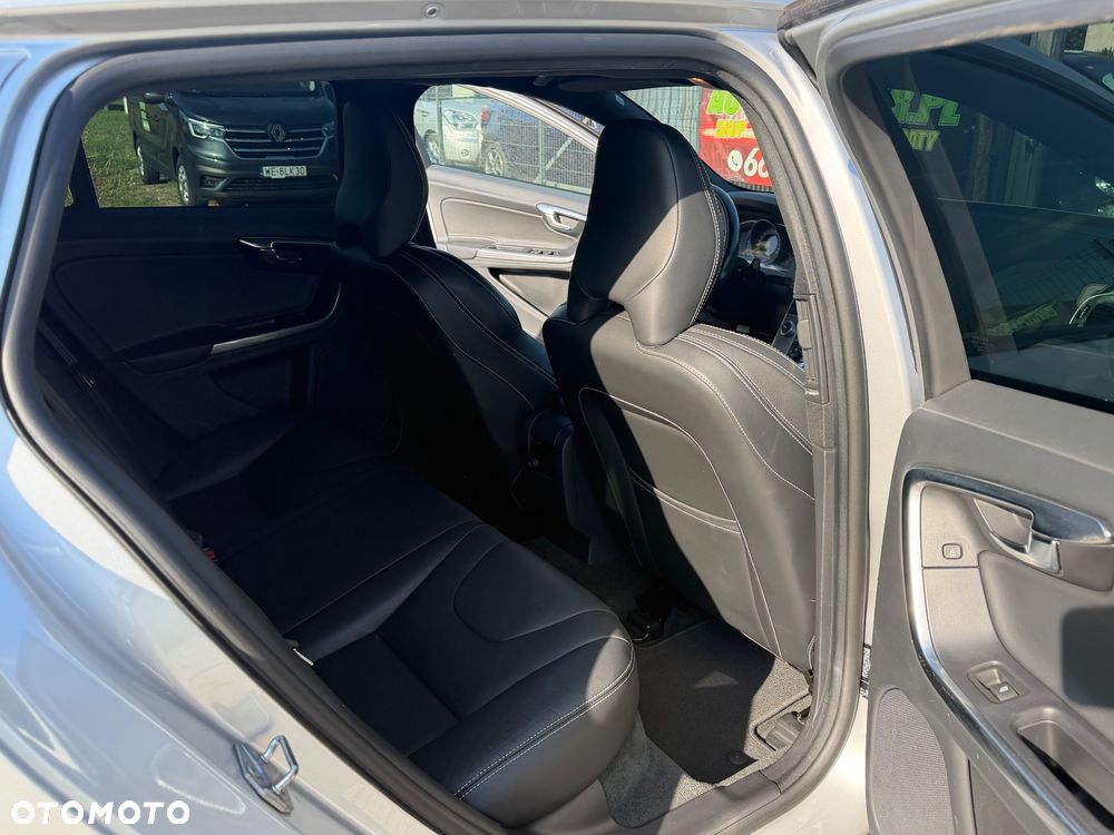 Volvo V60 D3 Geartronic Summum - 12