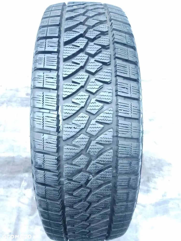Bridgestone Blizzak W810 215/65 R16C 109/107T 2023 8.5-9mm - 1