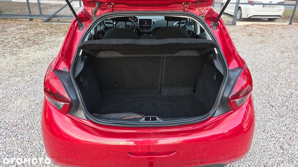 Peugeot 208 1.2 PureTech Allure - 12