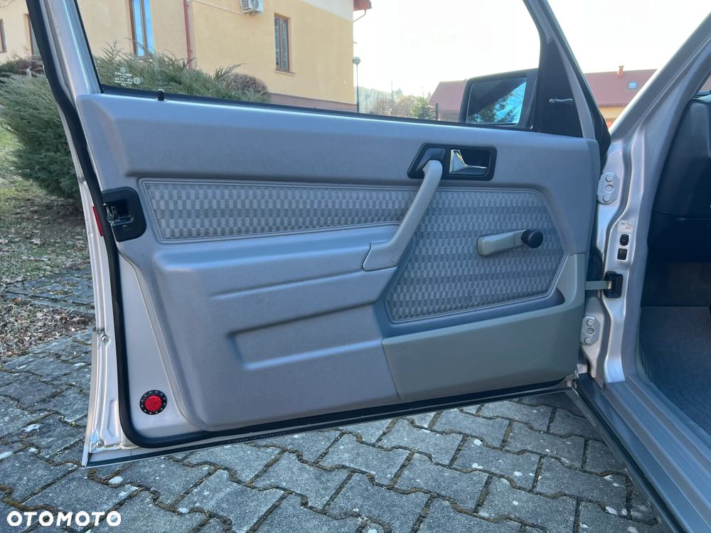 Mercedes-Benz W201 (190) - 23