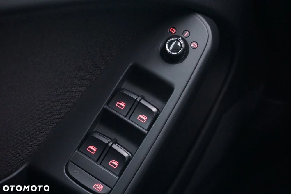 Audi A4 Avant 1.8 TFSI Ambiente - 24