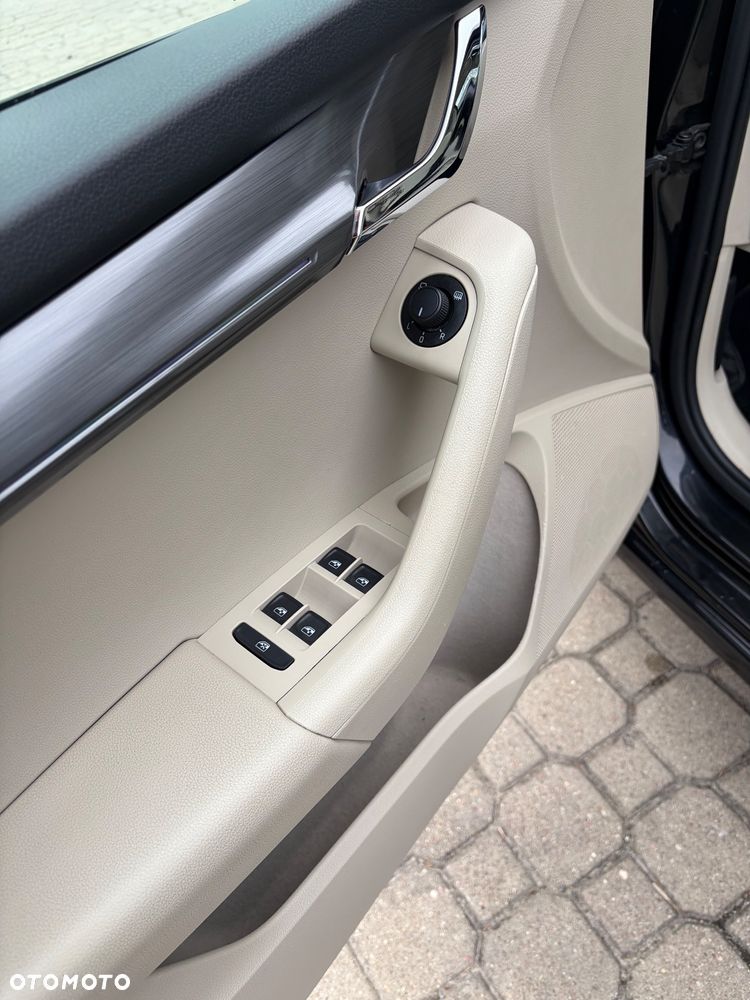 Skoda Octavia 2.0 TDI SCR 4x4 Style DSG - 17