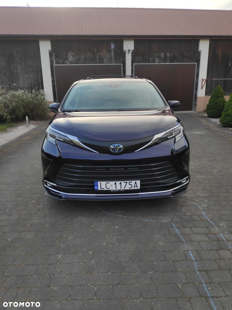 Toyota Sienna - 2