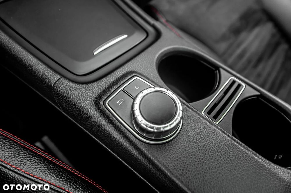 Mercedes-Benz Klasa A 250 (BlueEFFICIENCY) 7G-DCT AMG Sport - 34