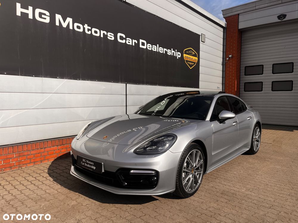 Porsche Panamera - 4