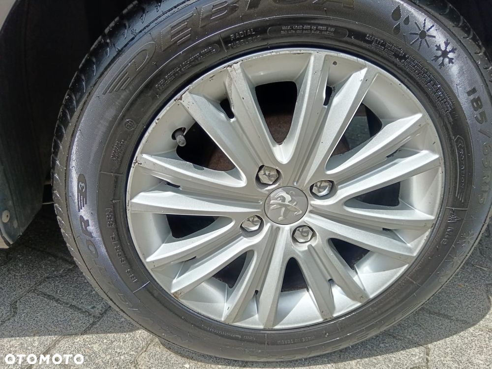Peugeot 301 1.6 VTi Allure EU6 - 10