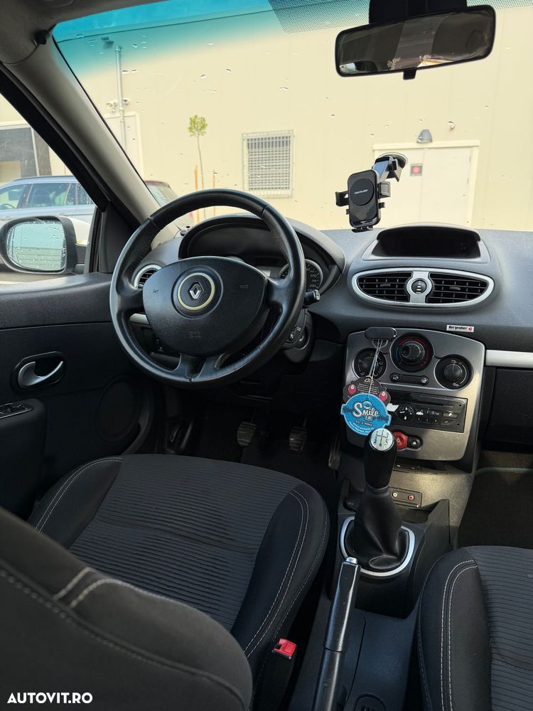 Renault Clio dCi 75 Expression - 9