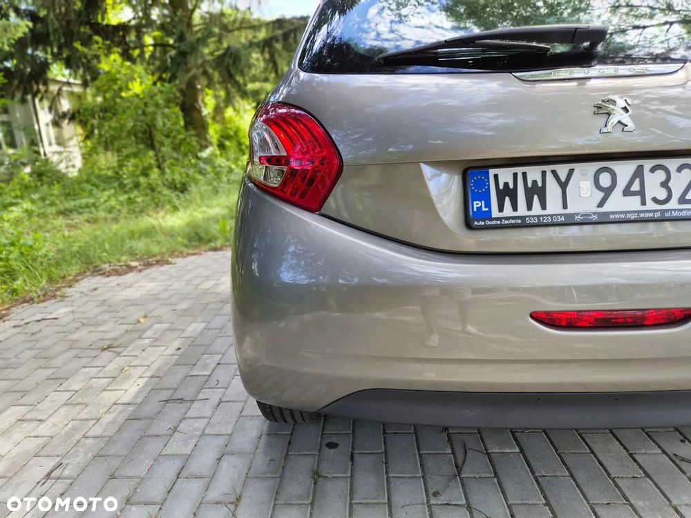 Peugeot 208 - 33