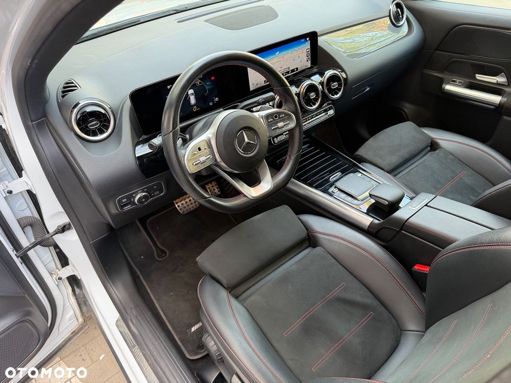 Mercedes-Benz GLA 200 AMG Line - 16