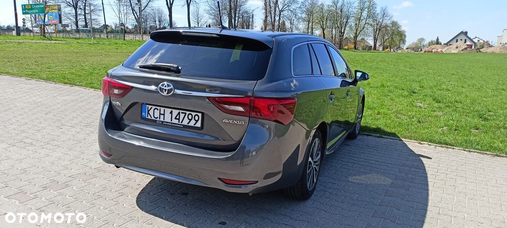 Toyota Avensis 2.0 D-4D Premium - 6