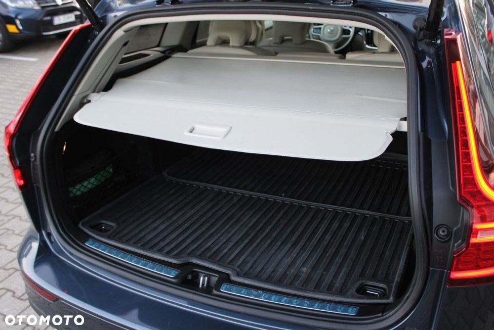 Volvo V60 Cross Country - 14