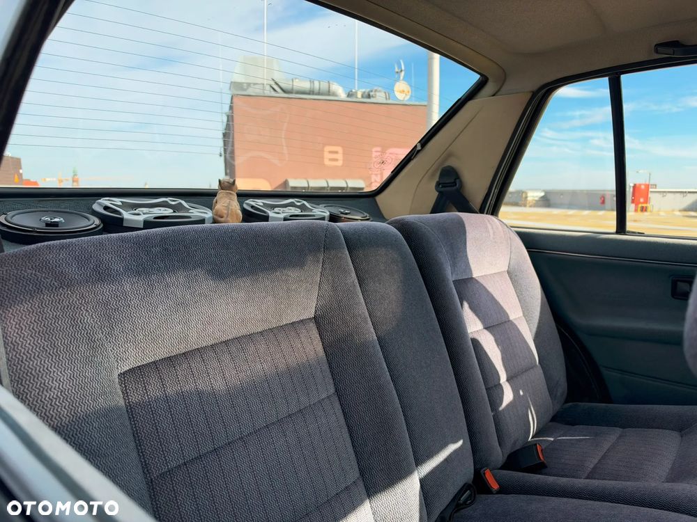 Volkswagen Jetta - 24