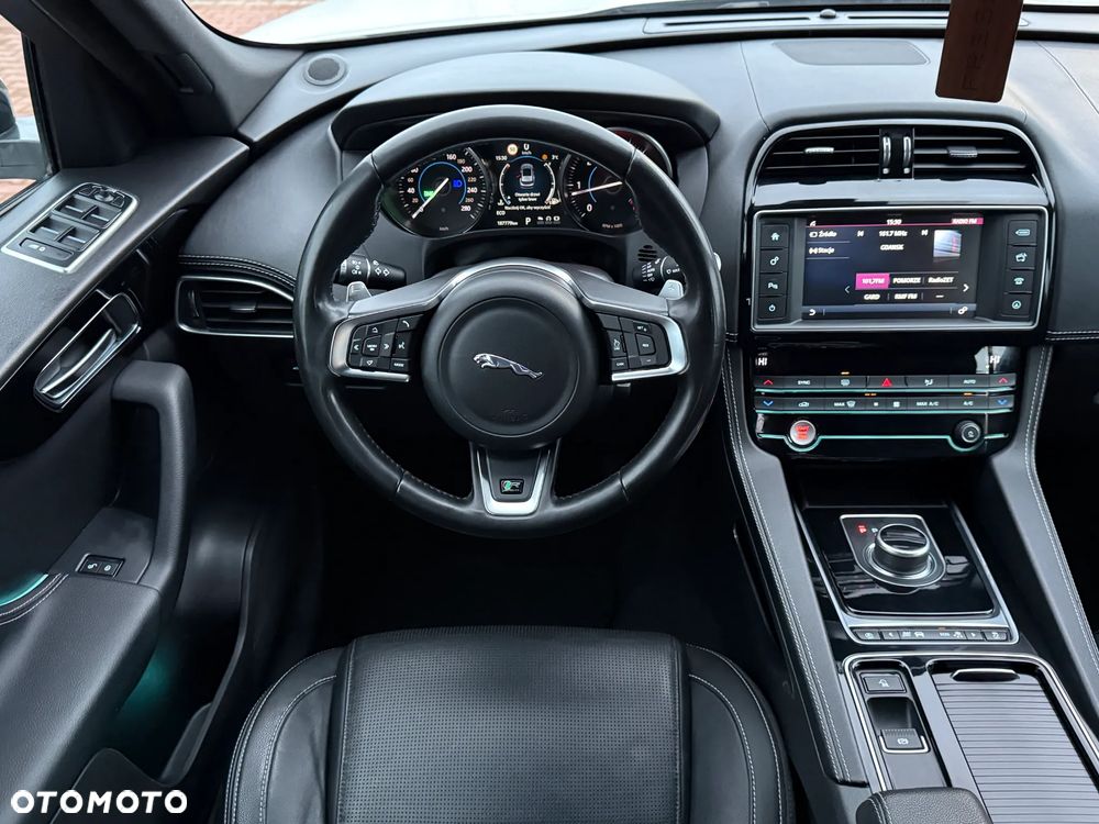 Jaguar F-Pace 20d AWD R-Sport - 33