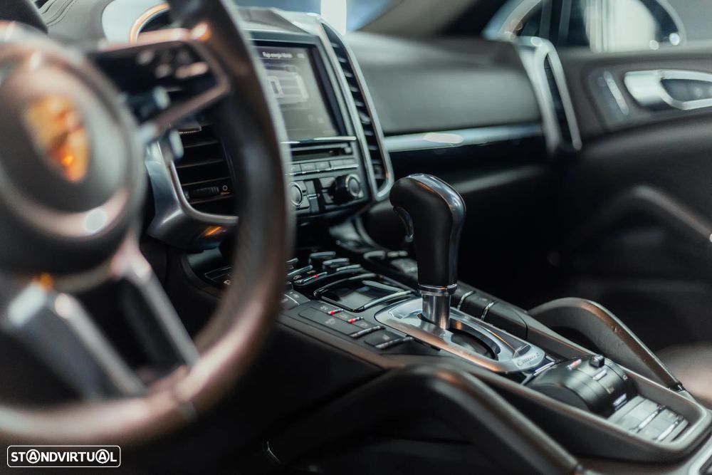 Porsche Cayenne S E-Hybrid Platinum Edition - 26