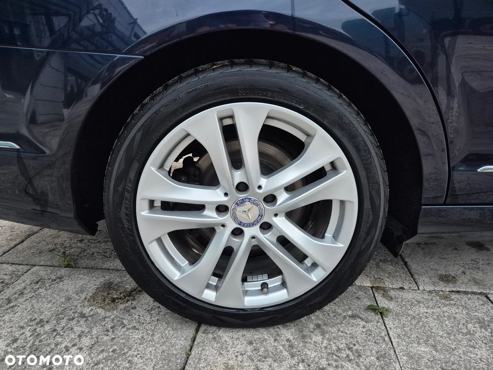 Mercedes-Benz Klasa C 200 T CGI Automatik BlueEFFICIENCY Avantgarde - 31