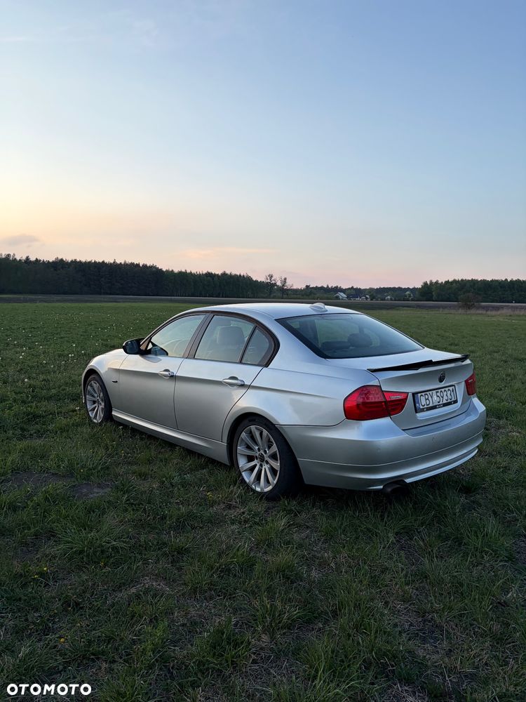 BMW Seria 3 318d - 6