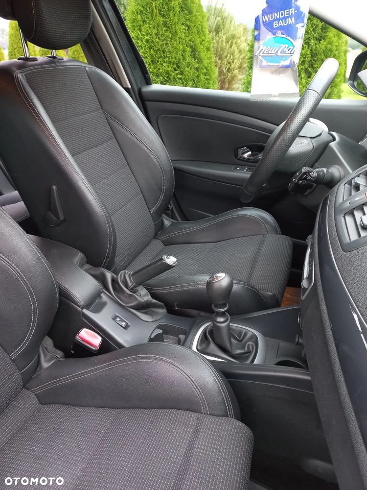 Renault Megane TCe 180 GT - 10