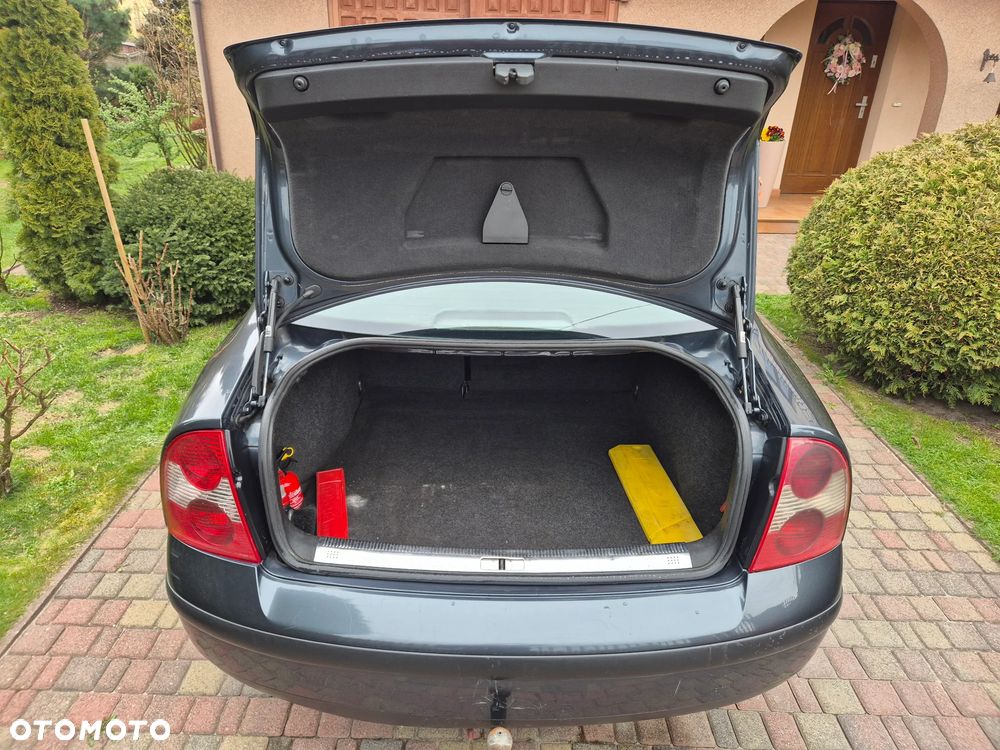 Volkswagen Passat 1.9 TDI Basis - 12