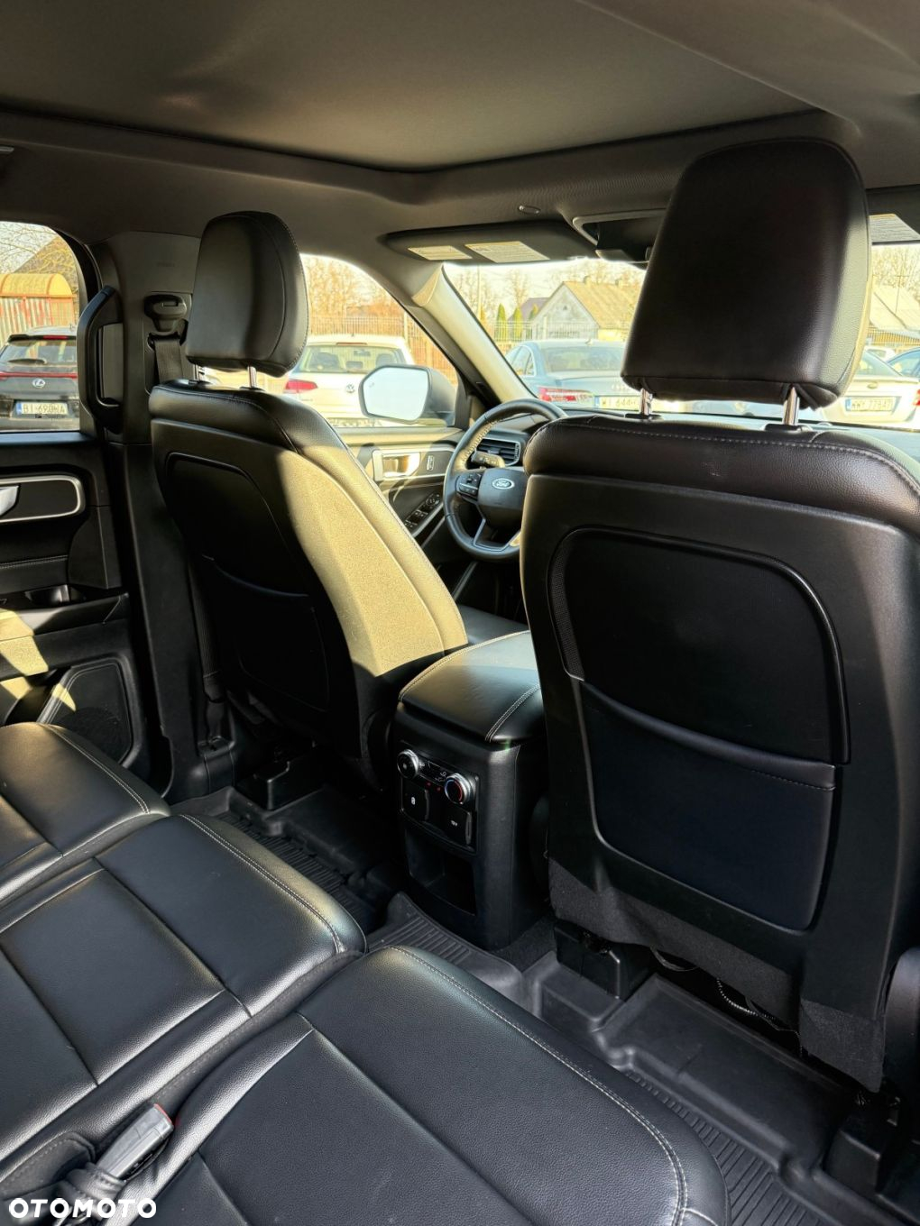 Ford Explorer - 34