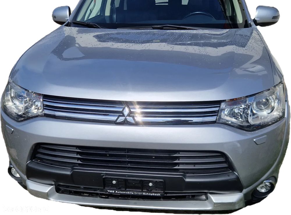 Mitsubishi Outlander 2.0 4WD Top - 4